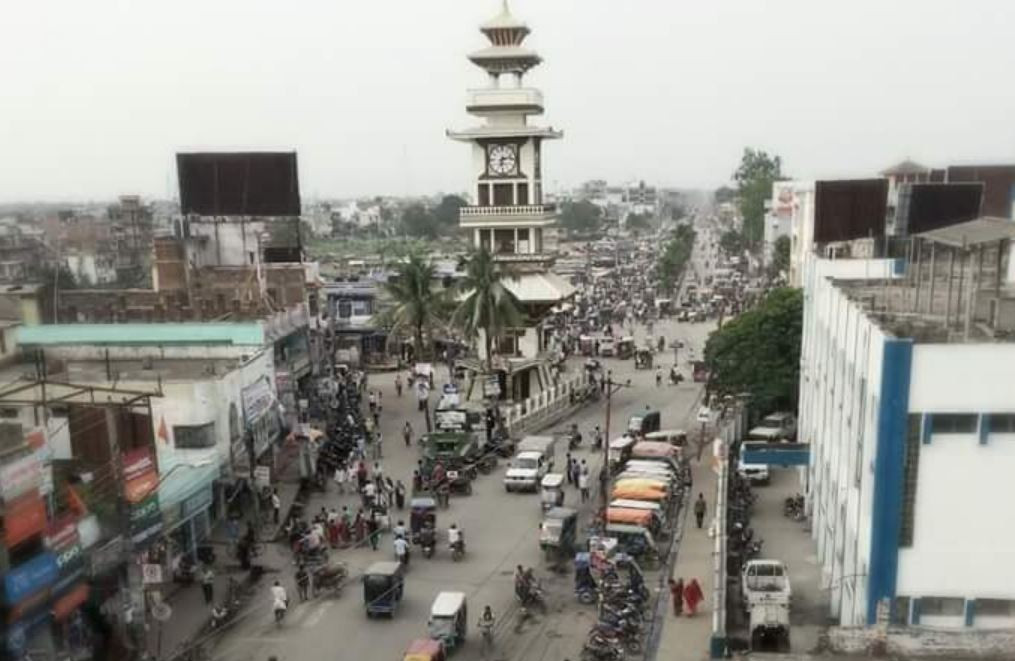 वीरगञ्जमा यात्रुसँग दोब्बर भाडा असुल्दै सार्वजनिक यातायात