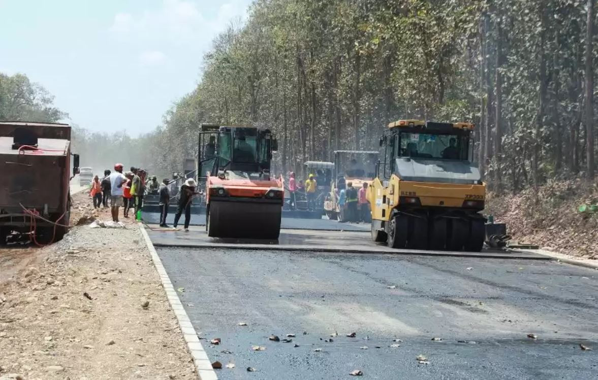 नारायणगढ–बुटवल सडक : समयमा निर्माण सम्पन्न नभए ठेक्का तोडिने