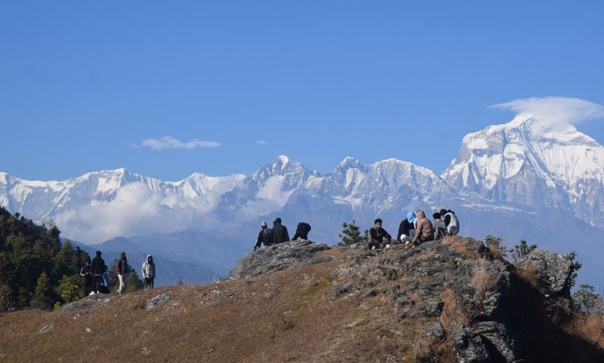 घुमफिर: ढोरपाटन, बेनीदेखि गोरखाका पहाडबाट देखिने हिमालका मनमोहक दृश्यहरु