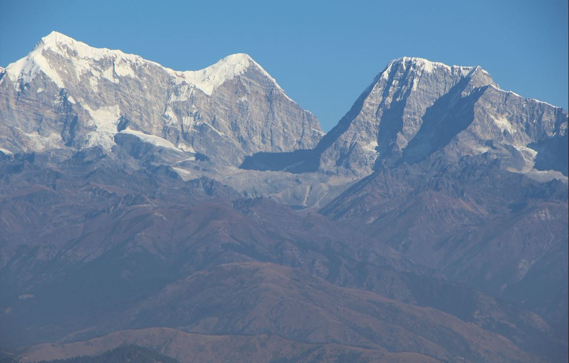 चाँदी झैँ टलक्क टल्कने हिमालहरु कालापत्थरमा परिणत [ तस्वीर ]