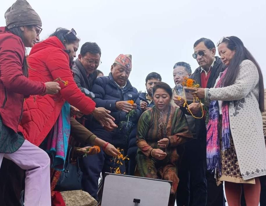 पाथीभरा केबलकारको शिलान्यास,  १५ महिनाभित्र केबलकार चढ्न पाइने सञ्चालकको दावी